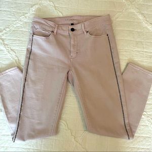 Like new WHBM skinny crop size 4 lilac